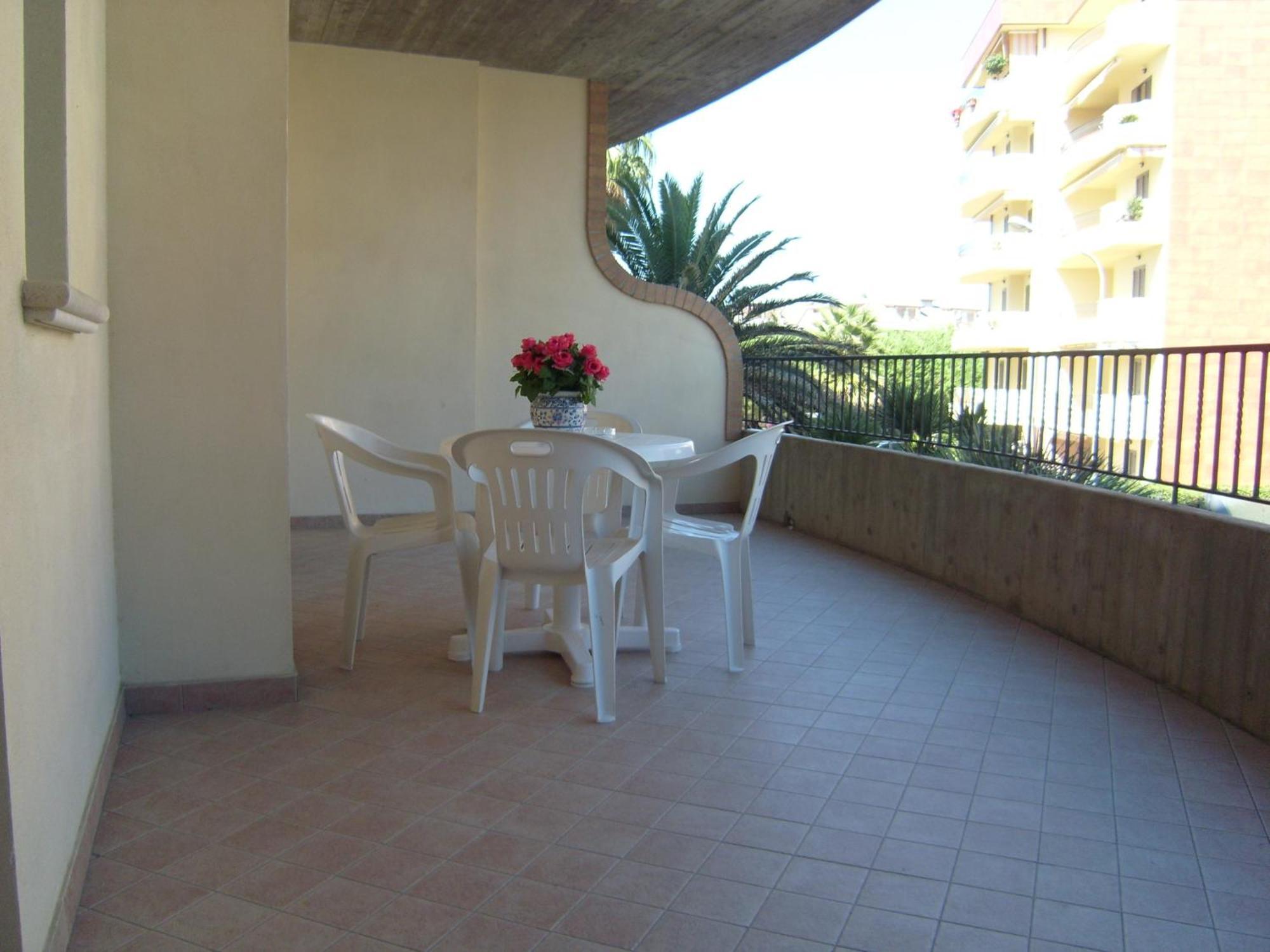 Residence Torre Del Mar Альба-Адриатика Номер фото