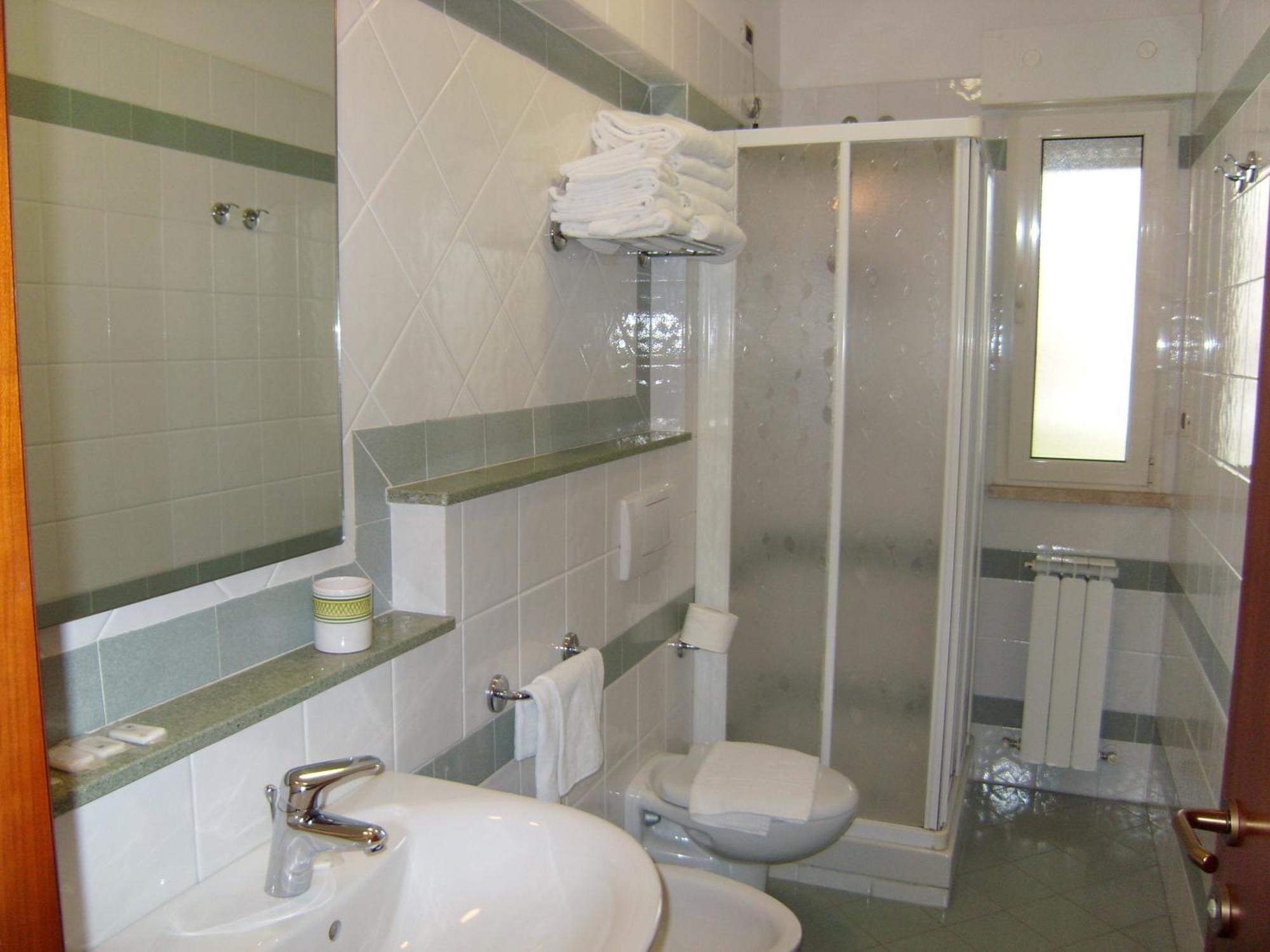 Residence Torre Del Mar Альба-Адриатика Номер фото