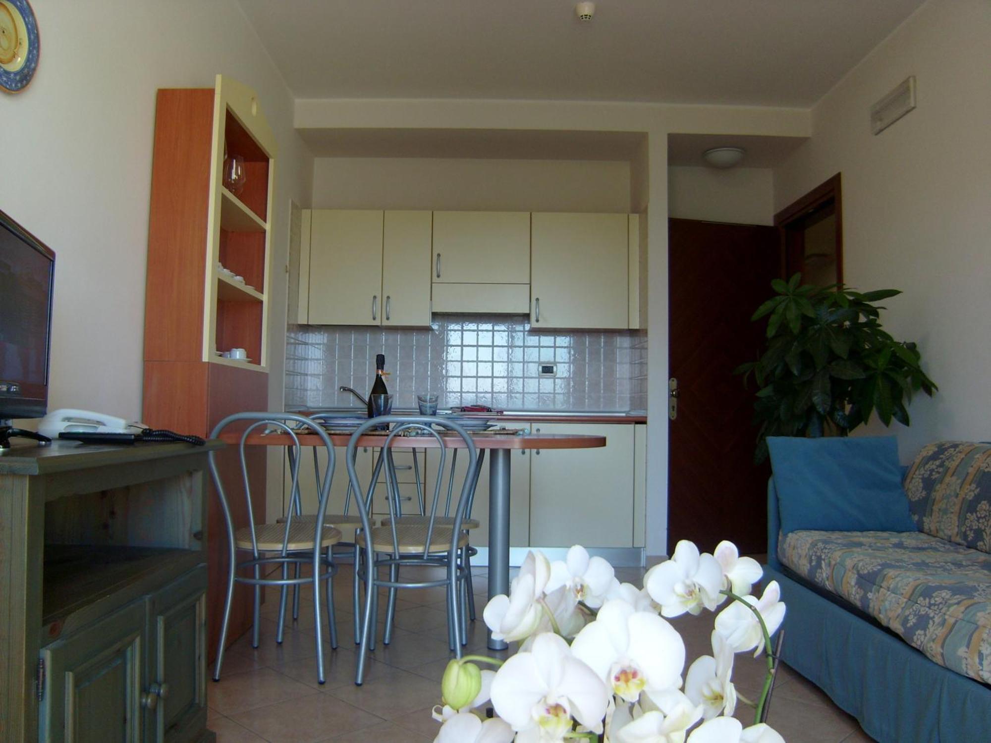 Residence Torre Del Mar Альба-Адриатика Номер фото