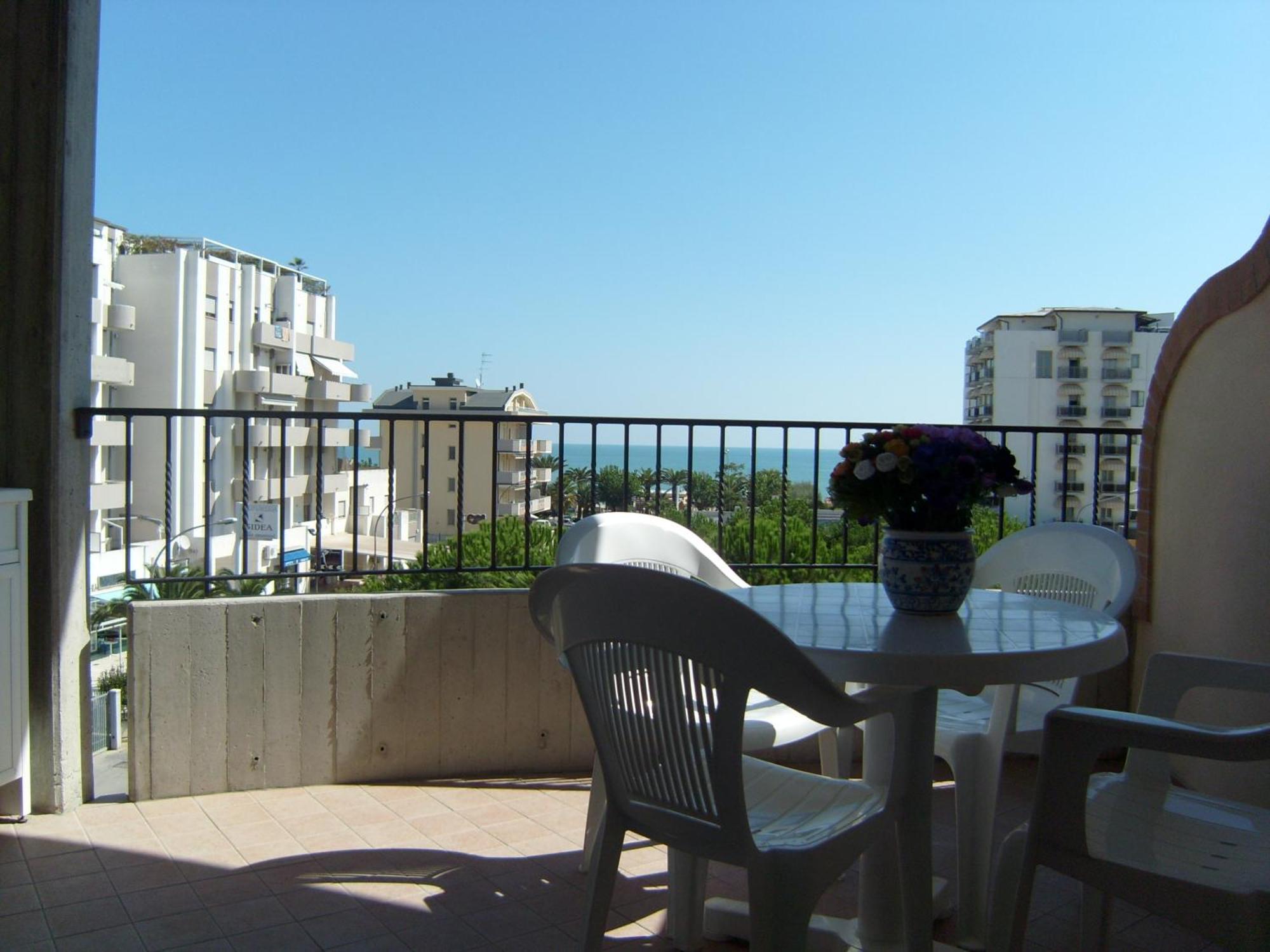 Residence Torre Del Mar Альба-Адриатика Номер фото