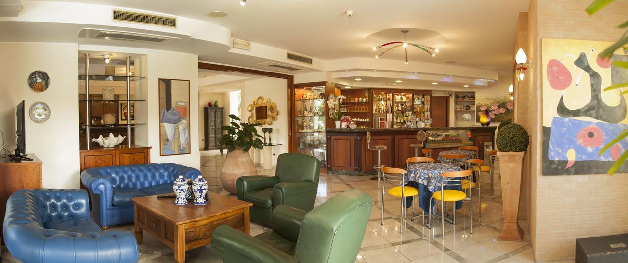 Residence Torre Del Mar Альба-Адриатика Экстерьер фото