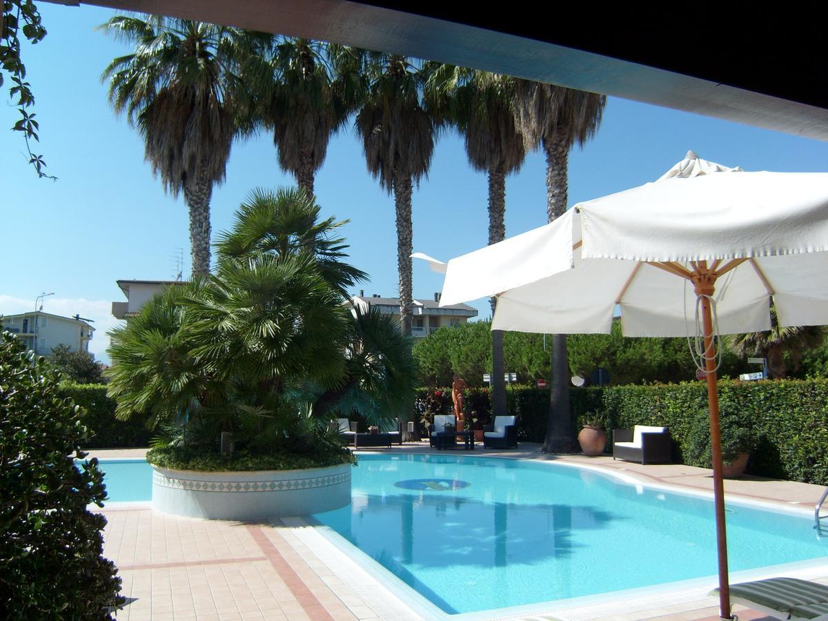 Residence Torre Del Mar Альба-Адриатика Экстерьер фото