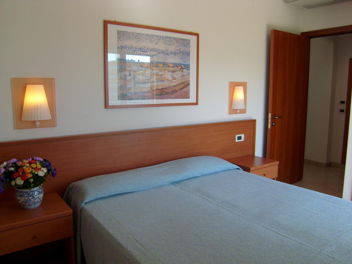 Residence Torre Del Mar Альба-Адриатика Номер фото