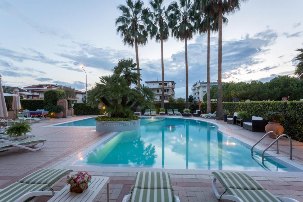 Residence Torre Del Mar Альба-Адриатика Экстерьер фото